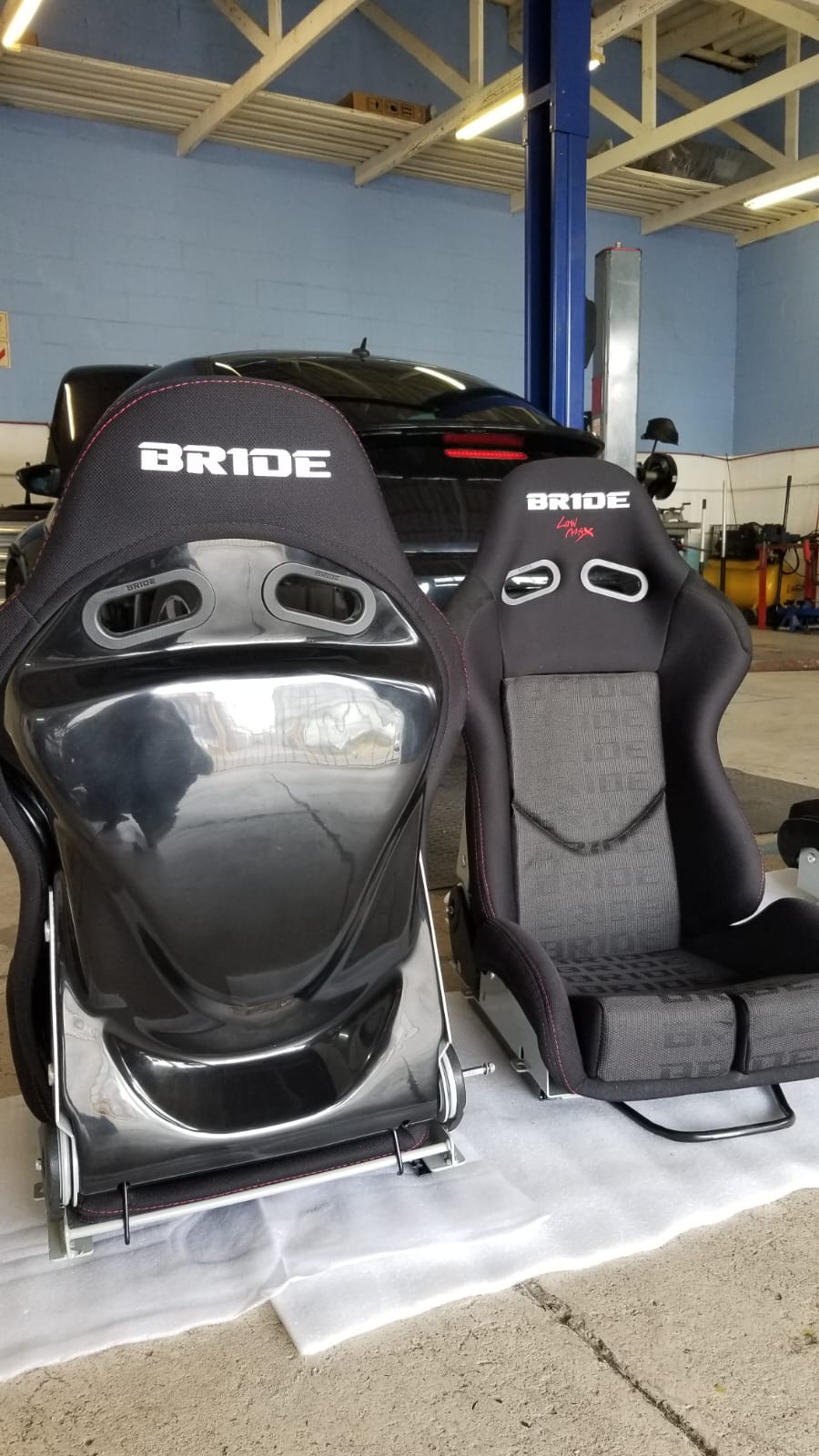 STRADIA II SPORT Reclining Racing Seats with standard rails & sliders Nightlife accessories